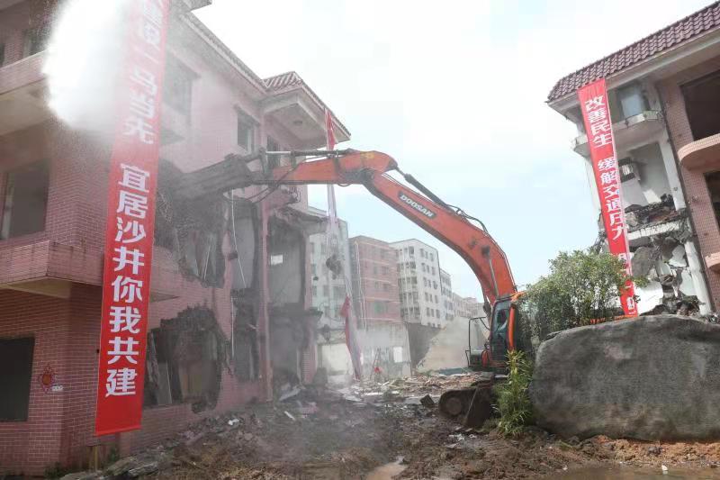 阻隔15年之久的“堵心路”今朝被打通，沙井加快推进地铁12号线等民生工程  