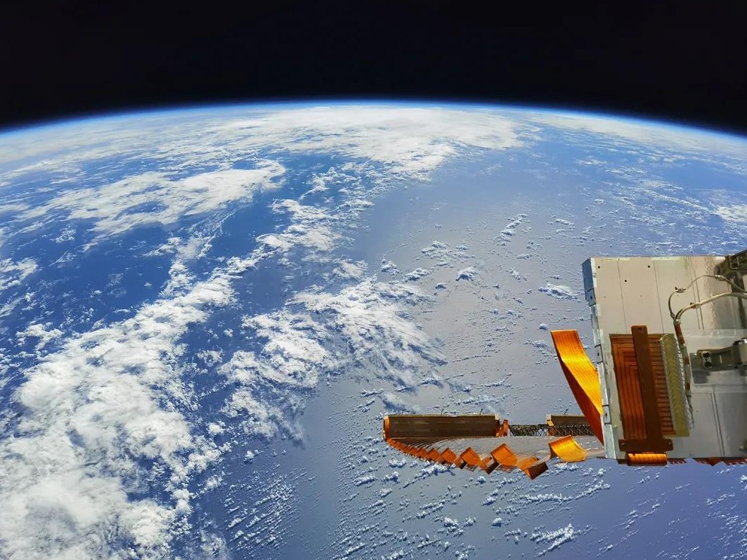 “神十二”航天员在轨拍摄作品震撼来袭！太空视角看地球之美
