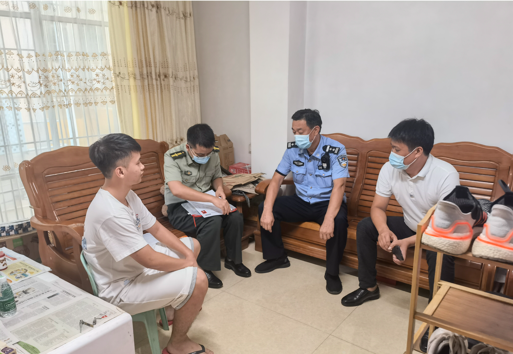 光明街道开展入户走访严把征兵政考质量关  