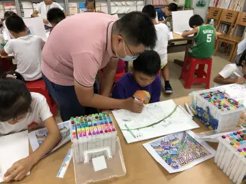 薯田埔社区组织青少年学生“手绘文明画 助建文明城”              