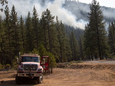 遭遇异常干旱，美官员称加州山火或持续到12月