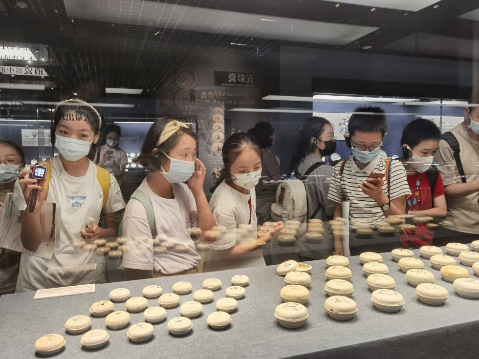 400余件“泰兴号”沉船瓷器首次集中展出