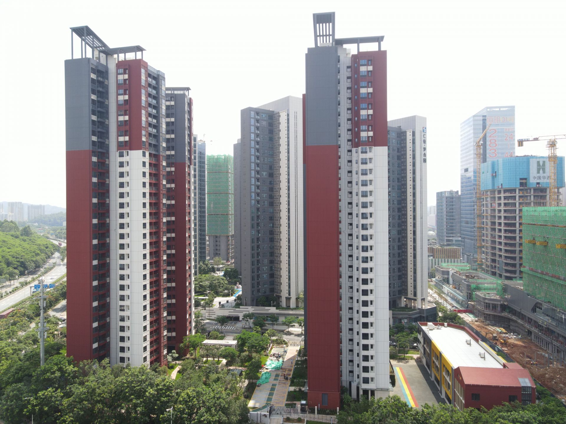 为接下来继续探索可复制,可推广的公共住房,开创人才安居深圳模式