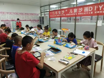 丰富儿童暑期生活 马田街道将围社区举办“巧手绘沙” 活动