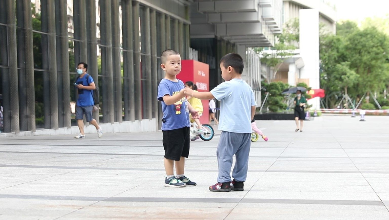 新闻路上说说说｜企业试行“育儿假”，你支持吗？