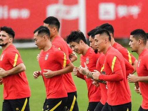 李铁呼吁球迷多鼓励国足：就像是你的儿子，不能考不好就不要了