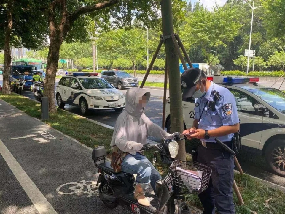 明天全市电动自行车大整治 不戴头盔正式开罚