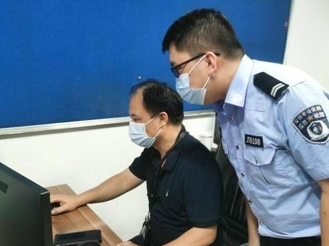 翡翠吊坠凭空消失，是盗窃还是意外？  