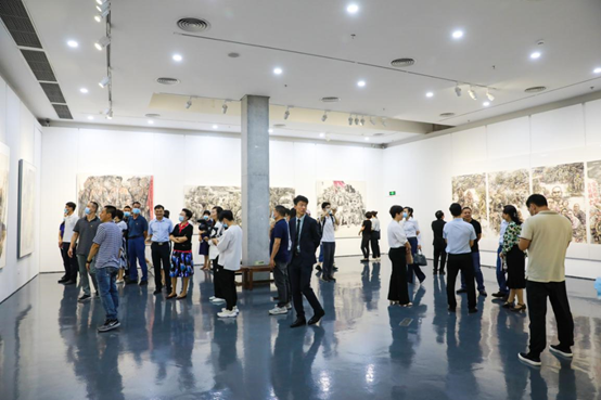 莲塘街道“万象丹青·礼赞百年”——红色主题中国画作品展在罗湖美术馆开幕
