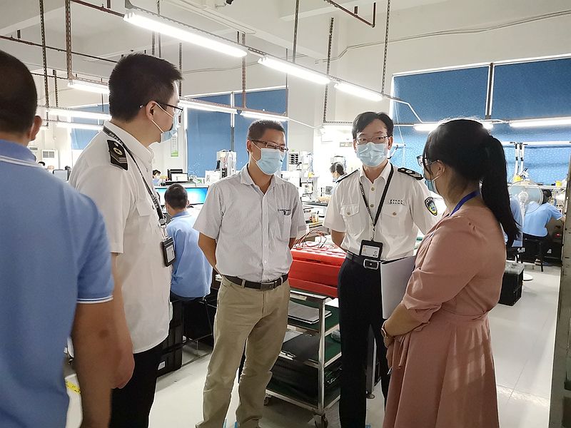  Taking the lead in the city, Longgang District has set up 11 professional public health institutions at the street level