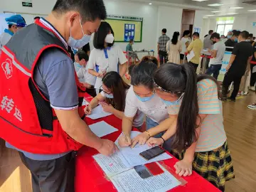 设置“青少年专场 ” 新庄社区稳步推动青少年接种新冠疫苗