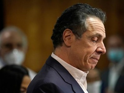 纽约州长科莫涉性侵恐遭弹劾，州议会律师已敦促其提交证据