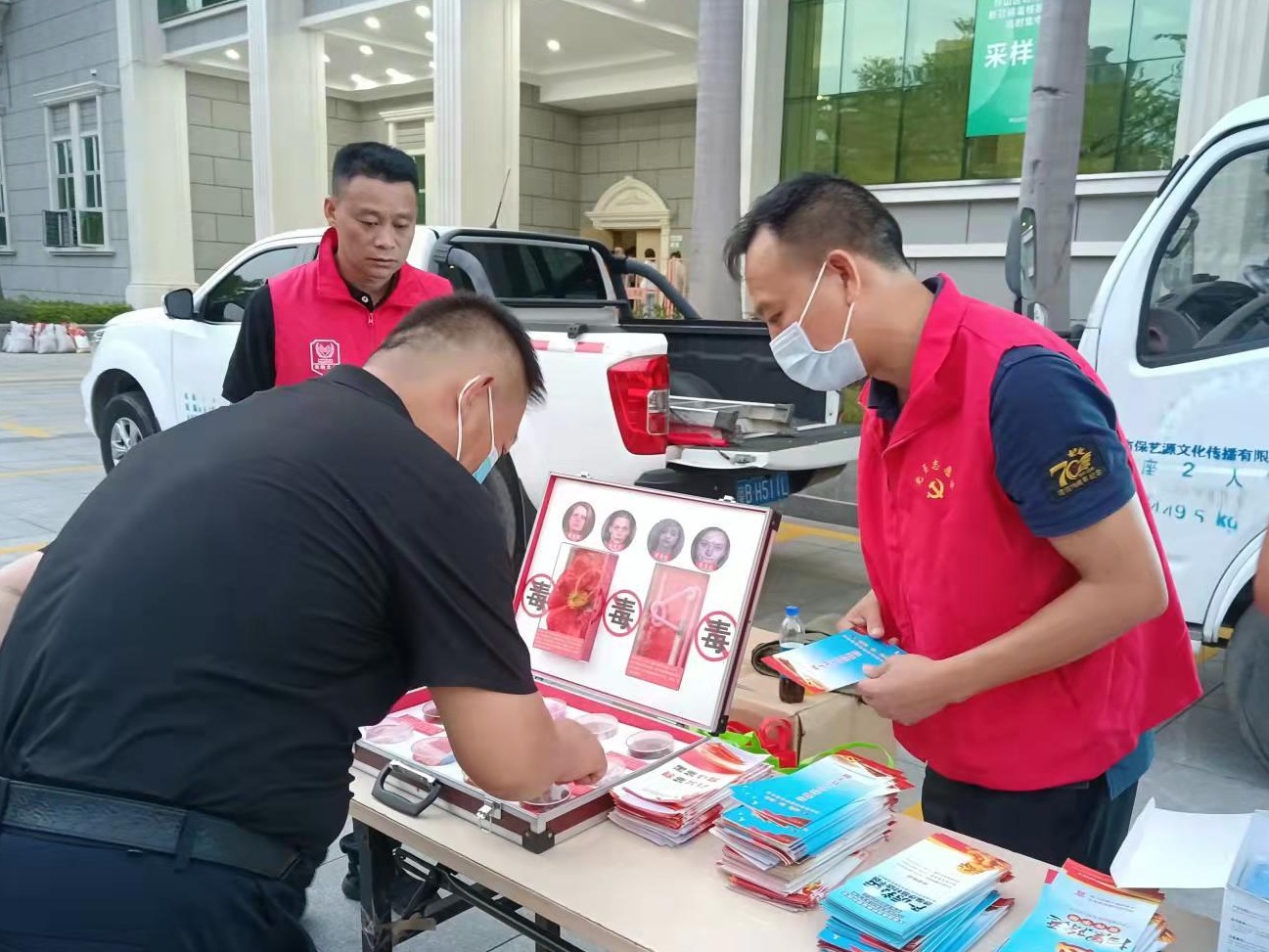坪山区坑梓街道开展禁毒反邪扫黑宣传活动