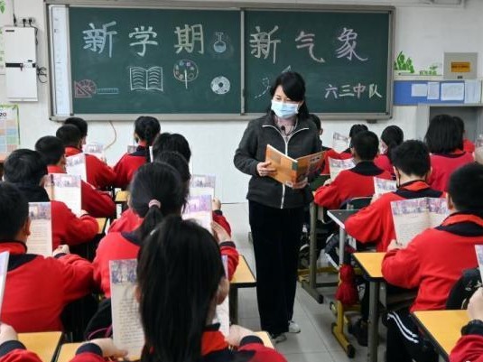 学业压力降降降、日常不再考考考，“双减”后的新学期开启