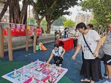 新湖街道开展明月照新湖 居民齐学禁毒活动