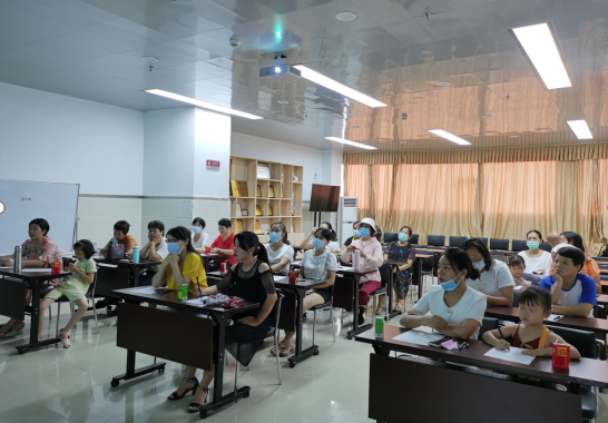 根竹园社区家庭发展讲座培育好家风共创文明城  