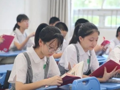 深圳香港培侨书院龙华信义学校正式开学