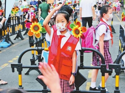 聚焦开学第一天 | 深圳103所新校新增107907座学位