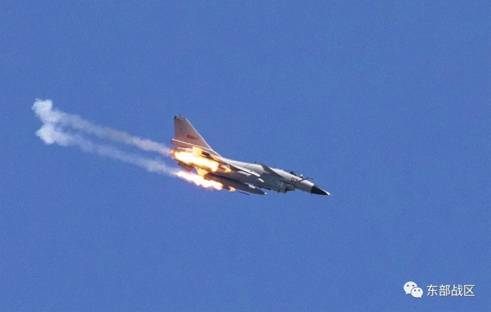 视频丨东部战区海军航空兵高燃实弹射击画面震撼发布