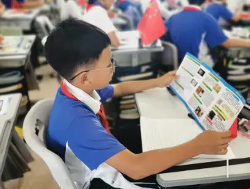 迎国庆齐拒毒 守护青少年无毒思想阵地——光明街道“禁毒移动课堂”走进华夏中学