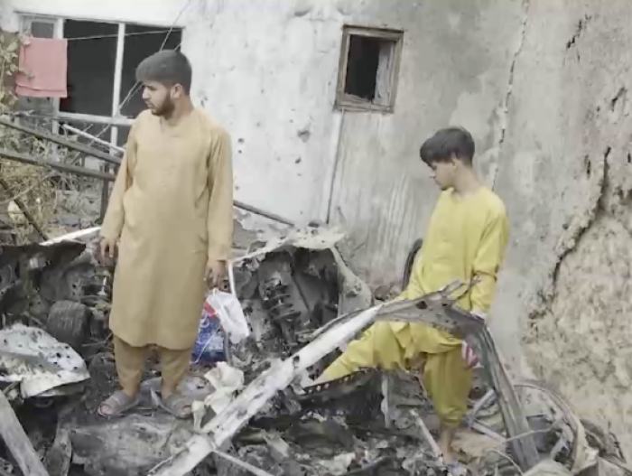 美国撤离前空袭致阿富汗一家十口丧生 家属控诉