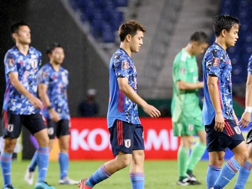 12强赛冷门迭出：日本0-1不敌阿曼，韩国0-0伊拉克