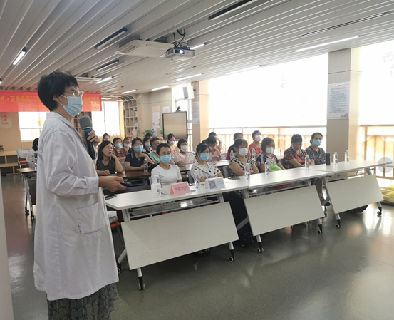 我为群众办实事 | 马峦坪环社区举办问诊活动关爱女性健康  