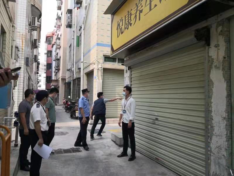 市民质疑石岩上排新村一养生馆向老人高价推销理疗机，相关部门核查
