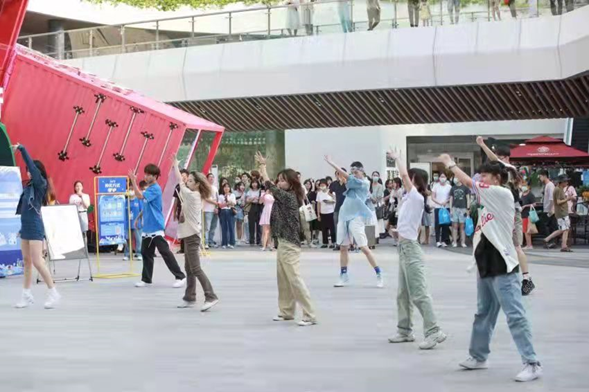戏剧演出、街头艺术，VR游戏……福田区文化赋能商圈让市民嗨起来  