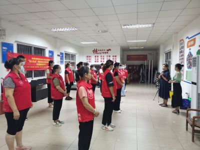 圳美志愿者学习手语舞《我和我的祖国》献礼祖国