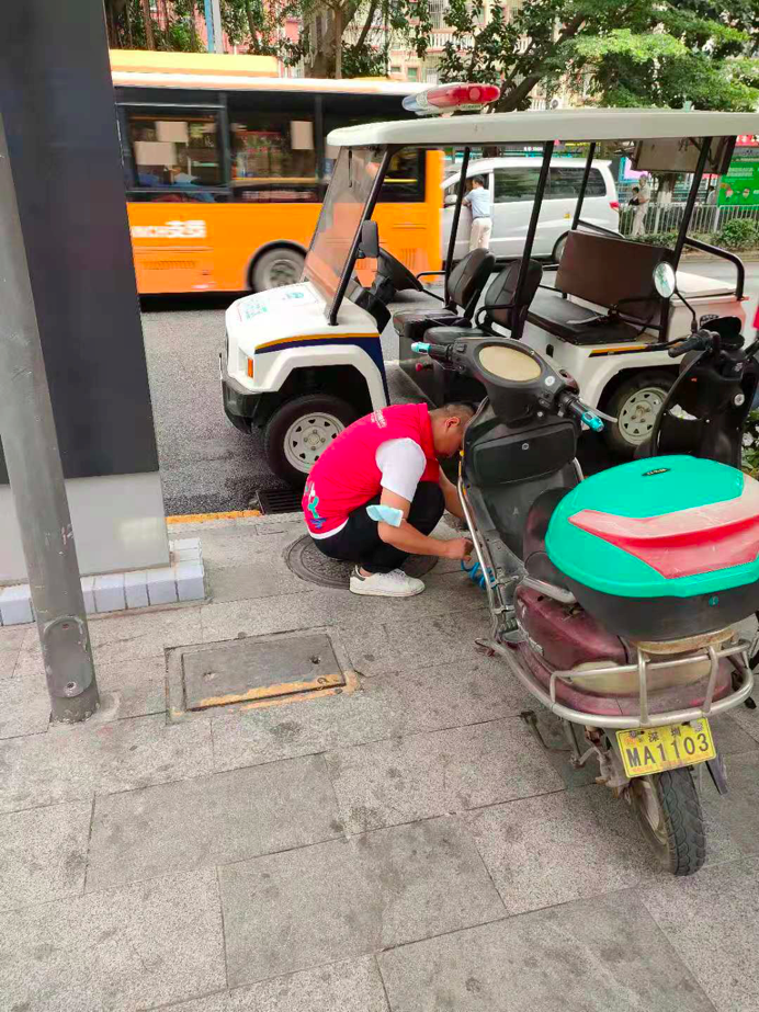 玉塘街道长圳社区集中整治车辆乱停放和不文明驾驶行为