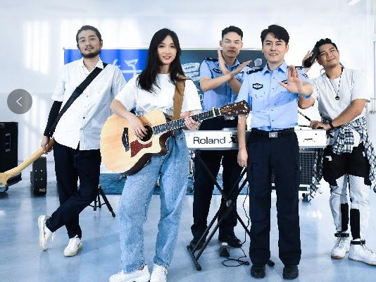 这个开学季，深圳龙岗警方原创反诈民谣《你好，吴同学》火了！