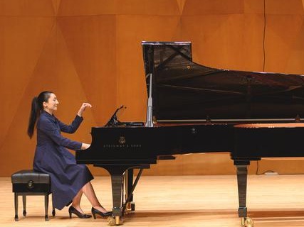 “我爱你中国——中国钢琴作品赏析音乐会”在深圳大剧院举行