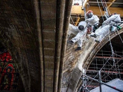 巴黎圣母院第一阶段安全加固工作已结束，修复工作预计冬季启动