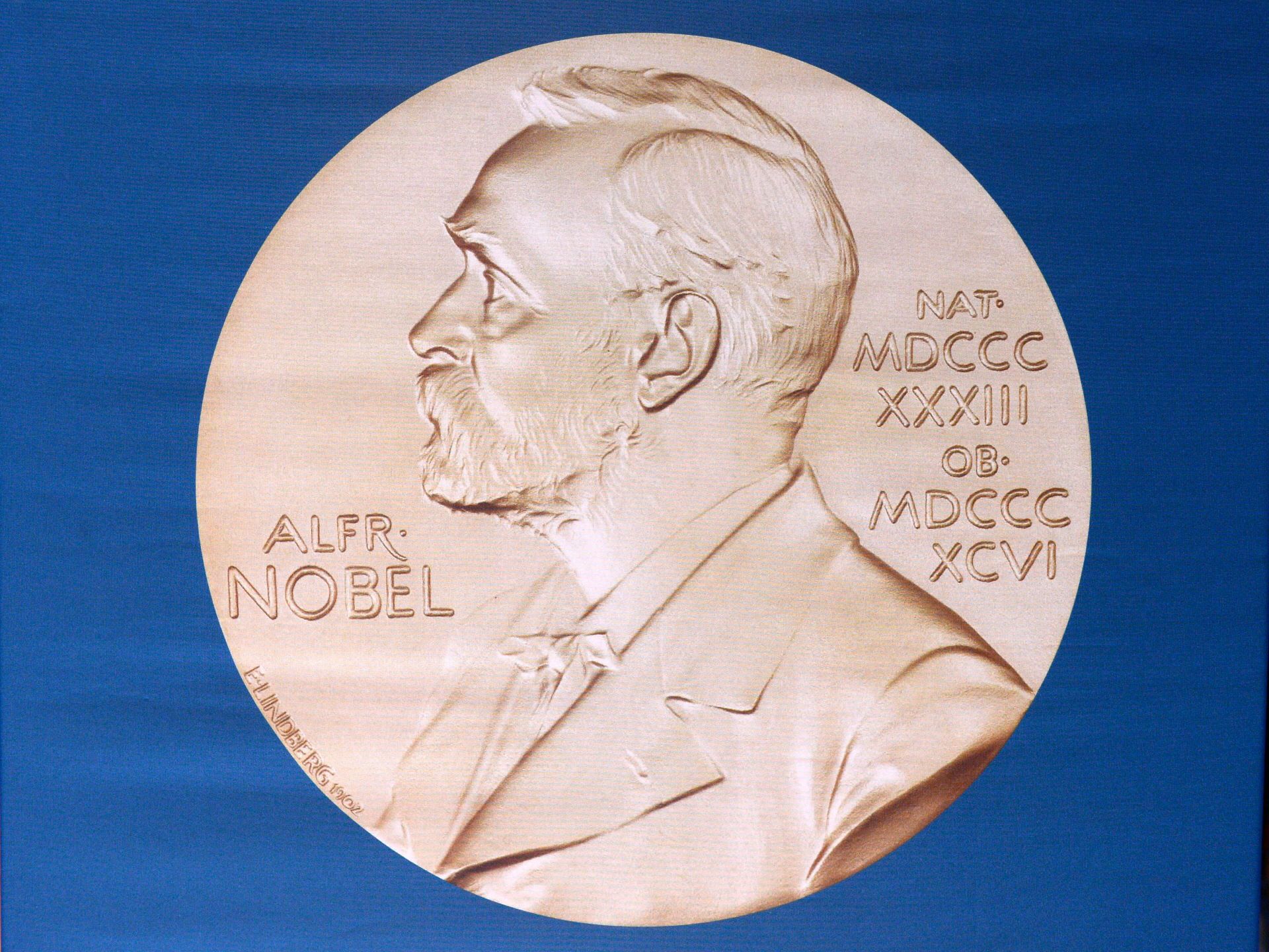 疫情阴影下诺贝尔奖第二年：获奖者依然在本国领取奖牌和证书