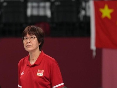 郎平宣布卸任中国女排主教练：任务完成，第一站是给老妈扫墓
