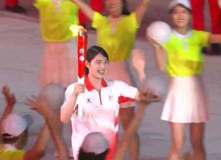 杨倩、马龙等6位火炬手接力点燃全运会主火炬