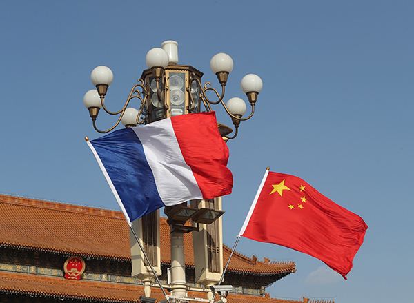 习近平同法国总统马克龙通电话