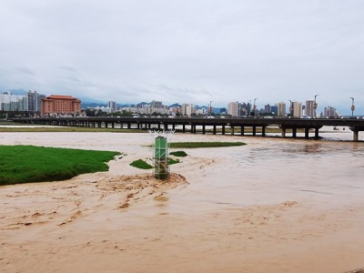水势持续上涨陕西境内25条河流出现洪峰，渭河形成3号洪水