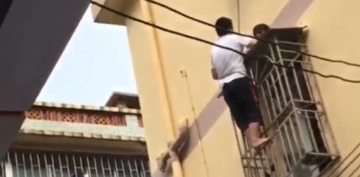 惊险！深圳2岁女童从4楼摔至3楼防盗网顶棚，路人徒手攀爬救人  