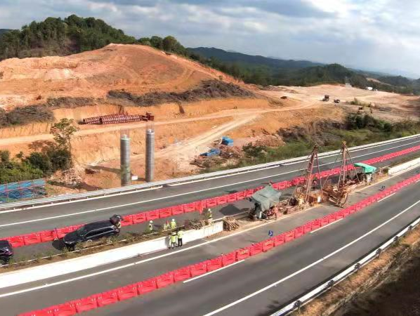 龙寻高速龙田枢纽互通跨线施工正式启动，粤赣新通道力争2023年通车
