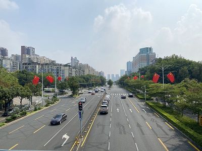 图集 | 喜迎国庆！龙岗街头点亮中国红