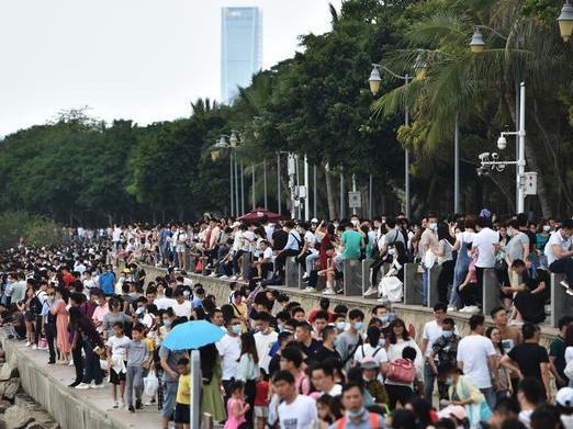 国庆黄金周深圳共接待游客568.28万人次，旅游收入58.19亿元