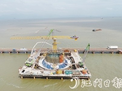 江门黄茅海大桥西塔首节塔柱浇筑完成