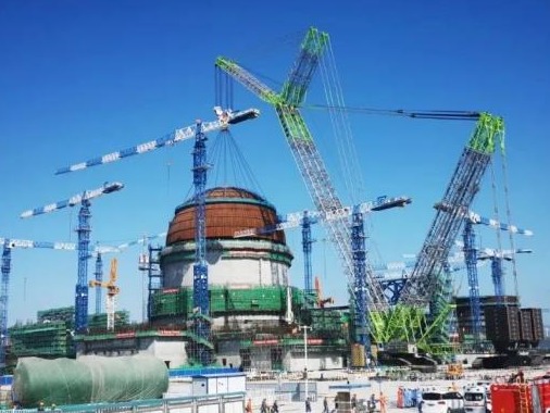“华龙一号”批量化首台机组内穹顶吊装成功