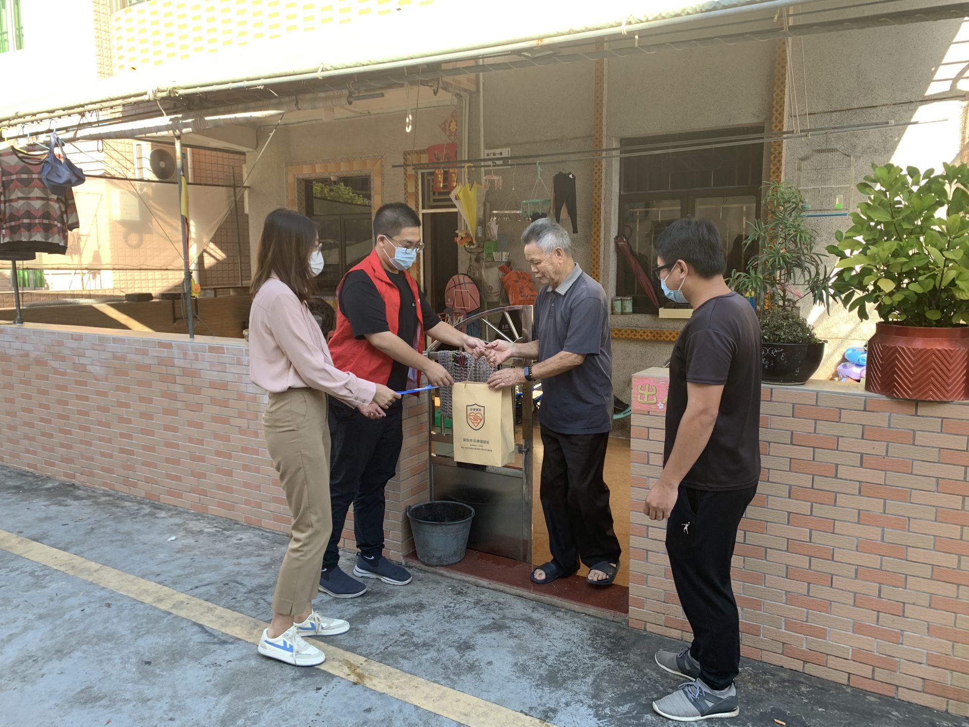 法援普法夕阳红，南澳司法重晚情