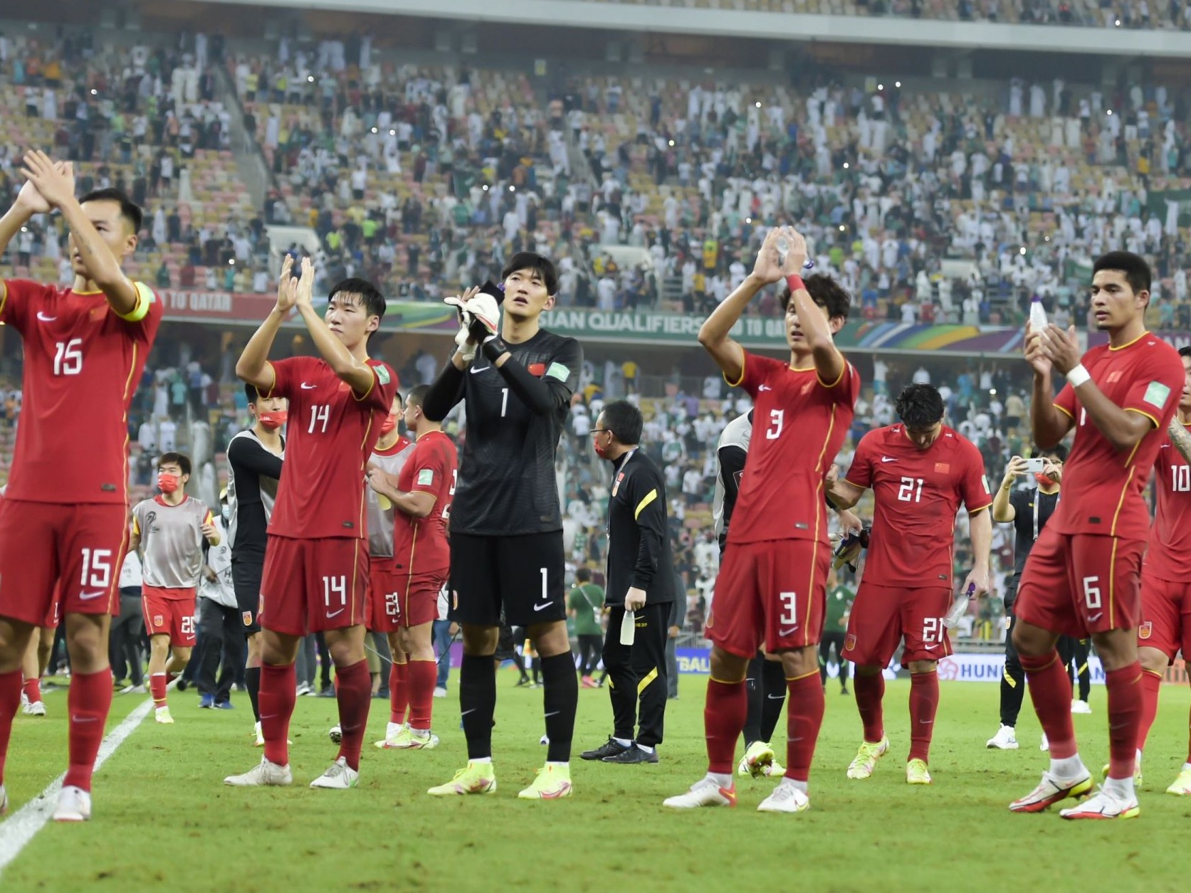 国足返回国内开始封闭隔离，期待11月能在苏州主场比赛