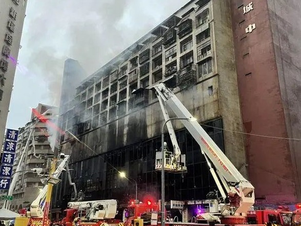 台媒：高雄城中城大火致46死、41伤，疑与“乱扔檀香余烬”有关