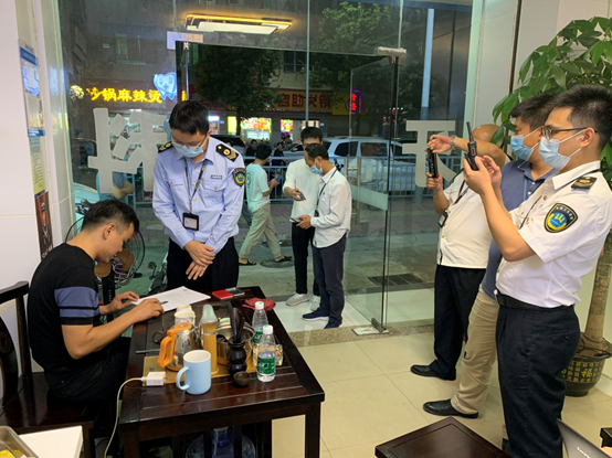 连夜出击查处无证照行医黑诊所  宝龙公卫中心铁腕执法保障市民安全