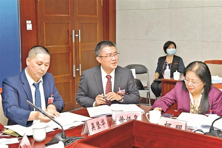 宝安区七届人大一次会议航城代表团分组审议：锚定目标献良策 带动片区大发展